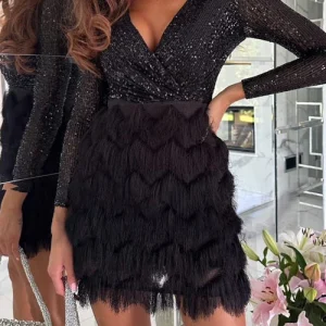 Robe Noire Scintillante | Sequins & Franges | Décolleté Plongeant