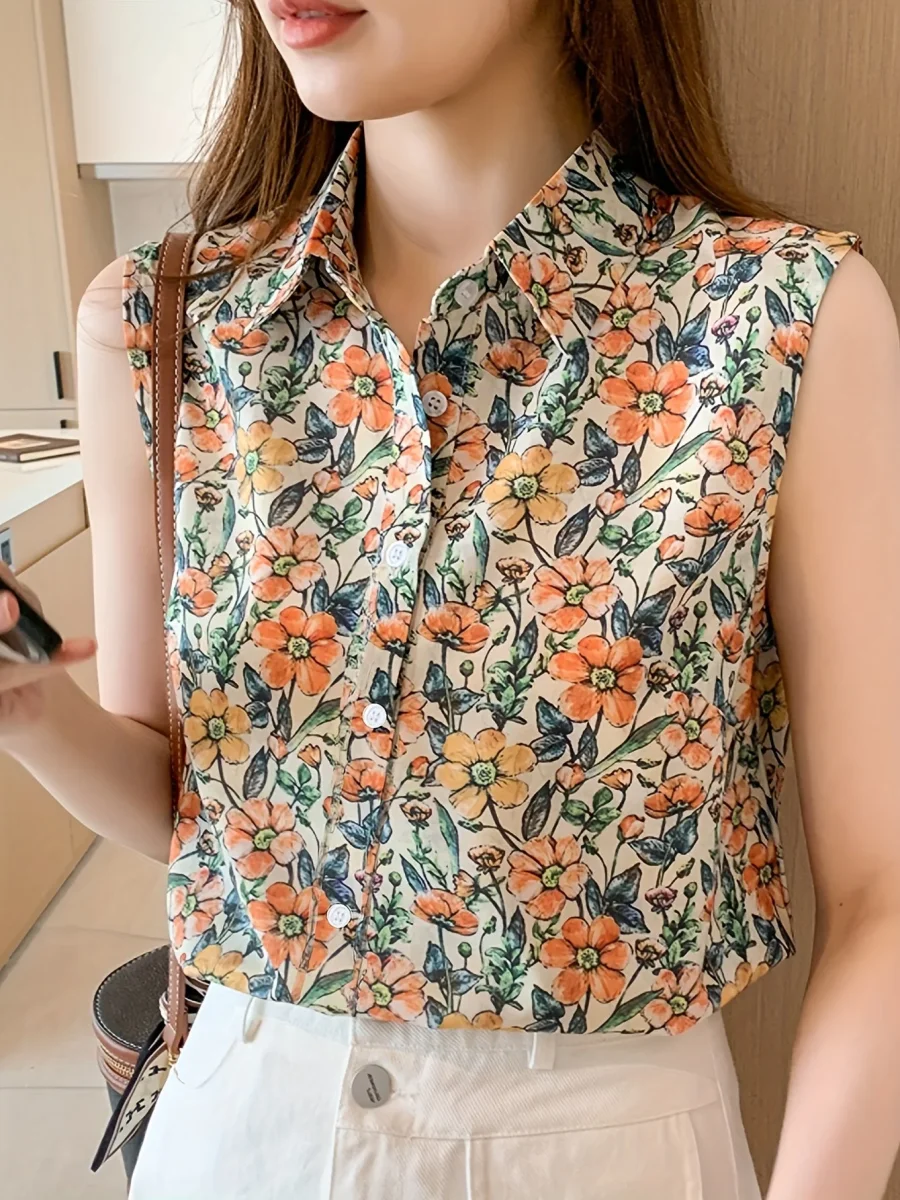 Fleur d'Été | Sleeveless Buttoned Floral Print Top – Image 2