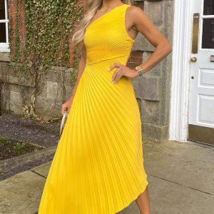 Robe Longue Plissée Jaune | Polyester | Élégance Asymétrique & Style Lumineux