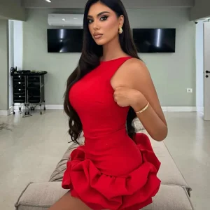 Robe Courte Volantée | Rouge | Élégance Audacieuse