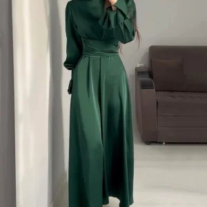 Robe Longue en Satin | Style Élégant | Look Chic et Raffiné