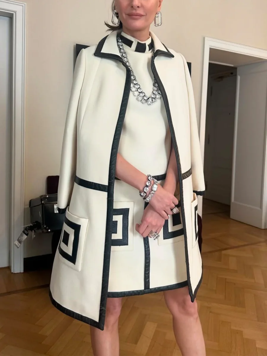 Elegant Graphic Set | Structured Fabric & Straight Cut | Chic and Bold – Image 5