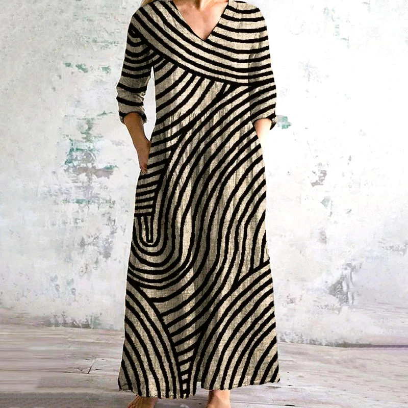 Elegant Long Dress with Graphic Stripes | Comfort and Modernity