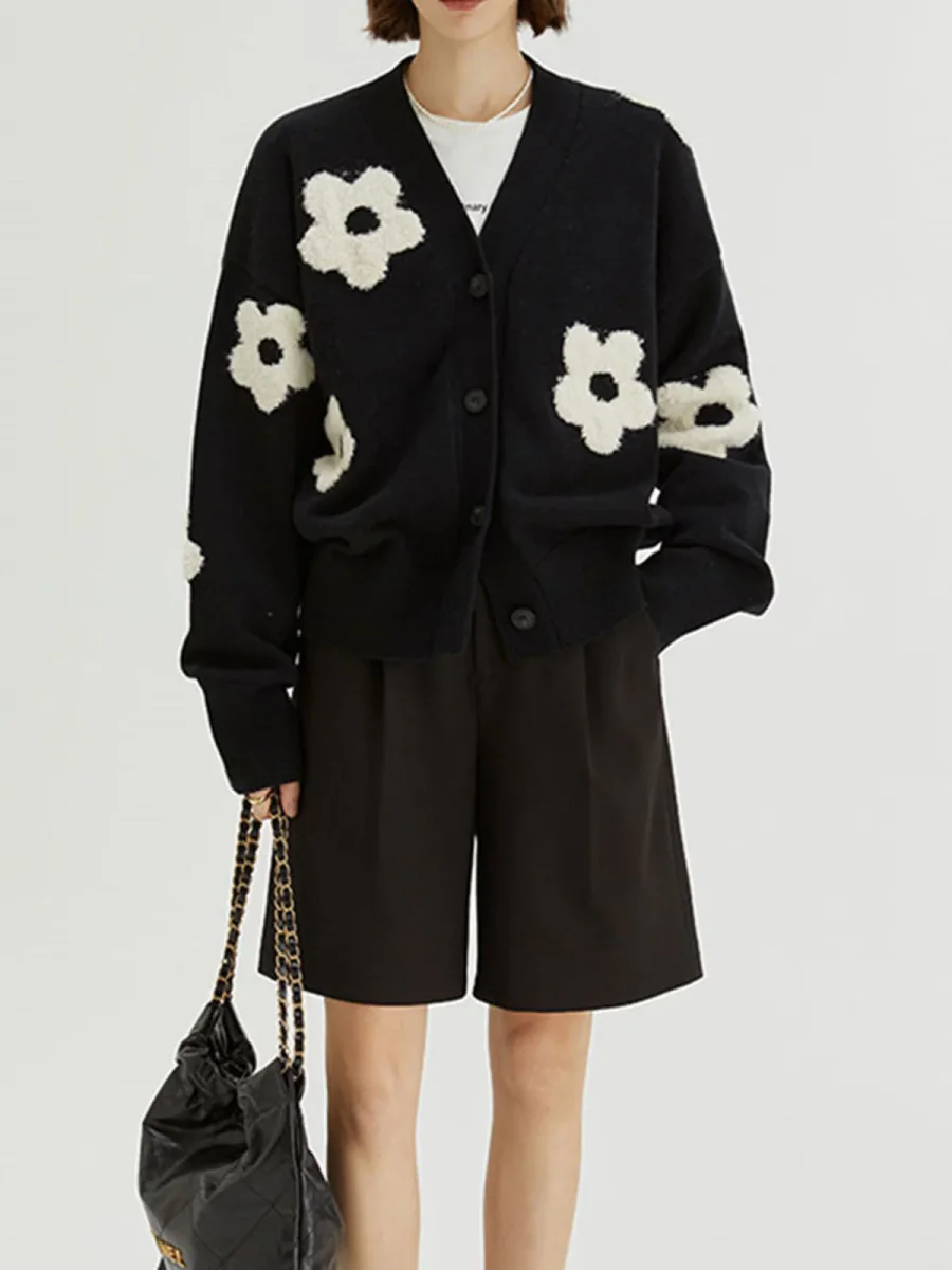 Cardigan Oversize | Noir à Fleurs | Confort Graphique et Tendance – Image 3