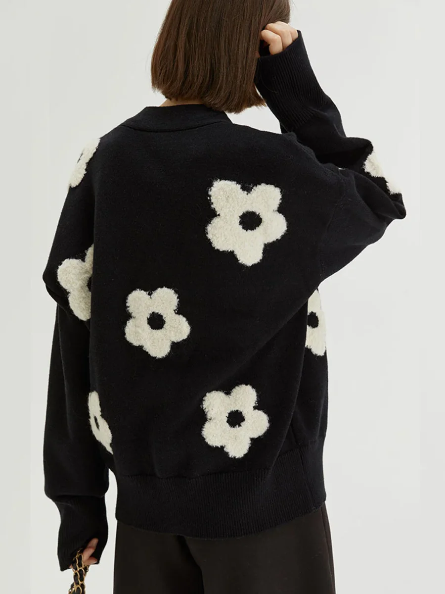 Cardigan Oversize | Noir à Fleurs | Confort Graphique et Tendance – Image 4