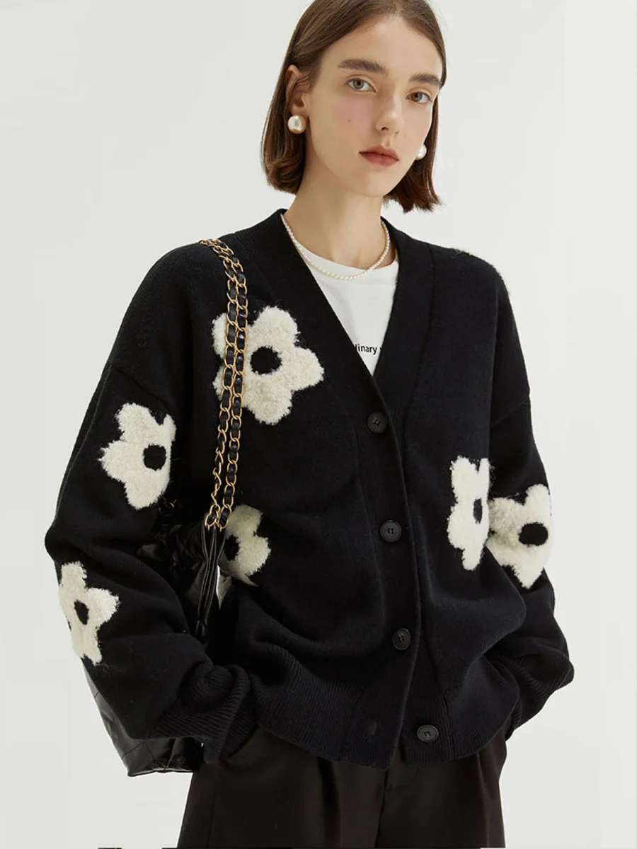 Cardigan Oversize | Noir à Fleurs | Confort Graphique et Tendance