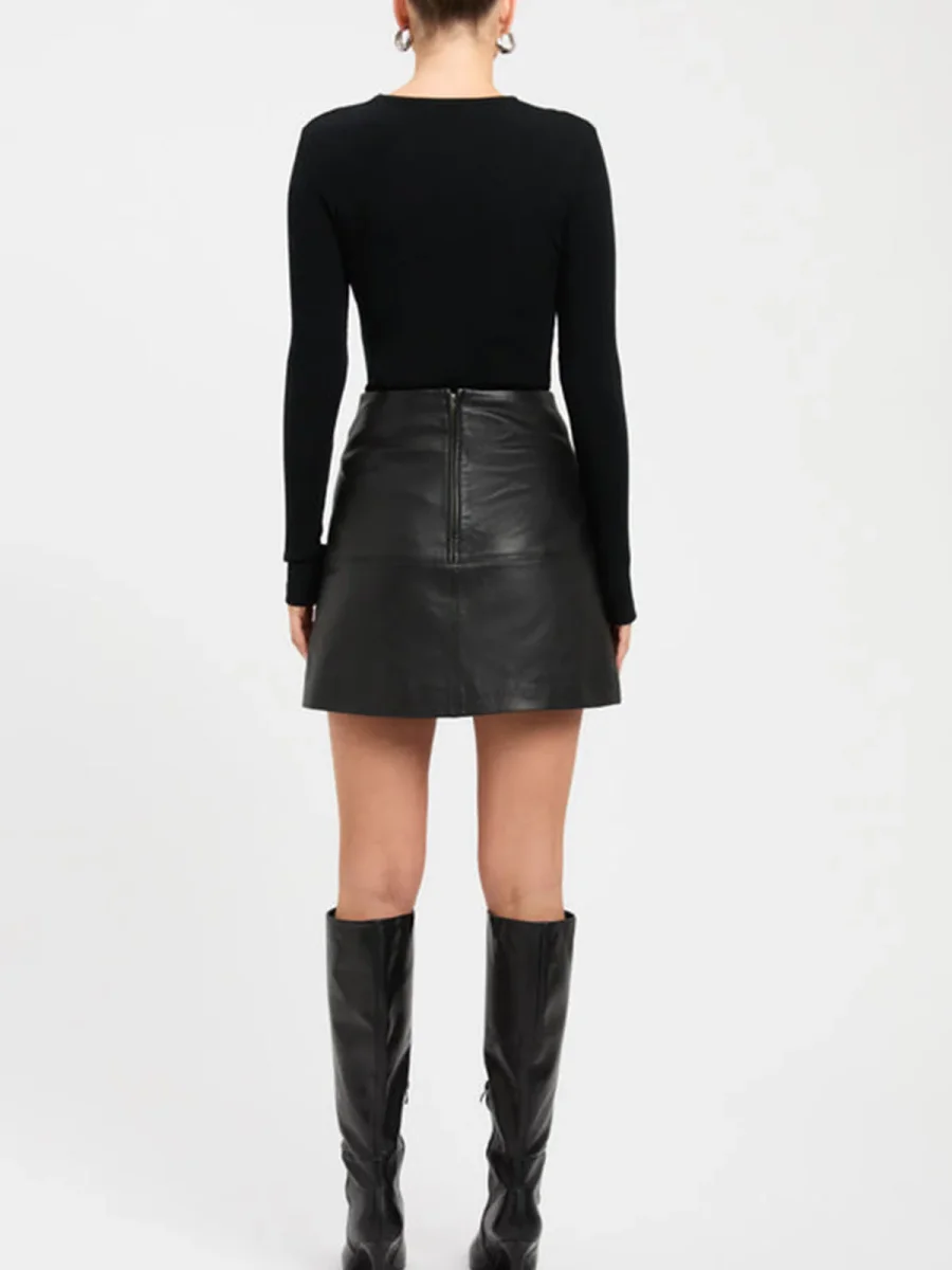 Diagonal button top | Tailored cut | Modern and elegant – Image 4