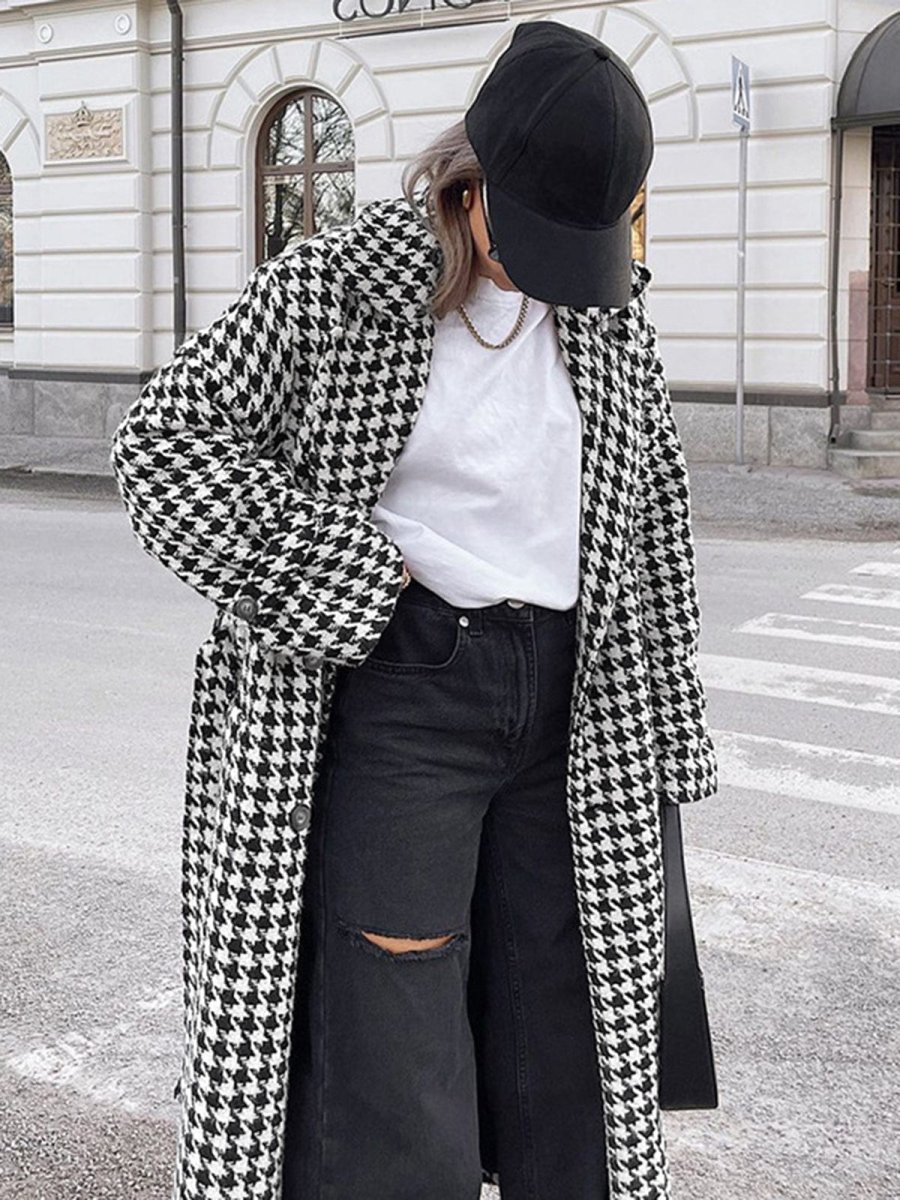 Graphic Elegance | Long Coat with Houndstooth Pattern – Image 3