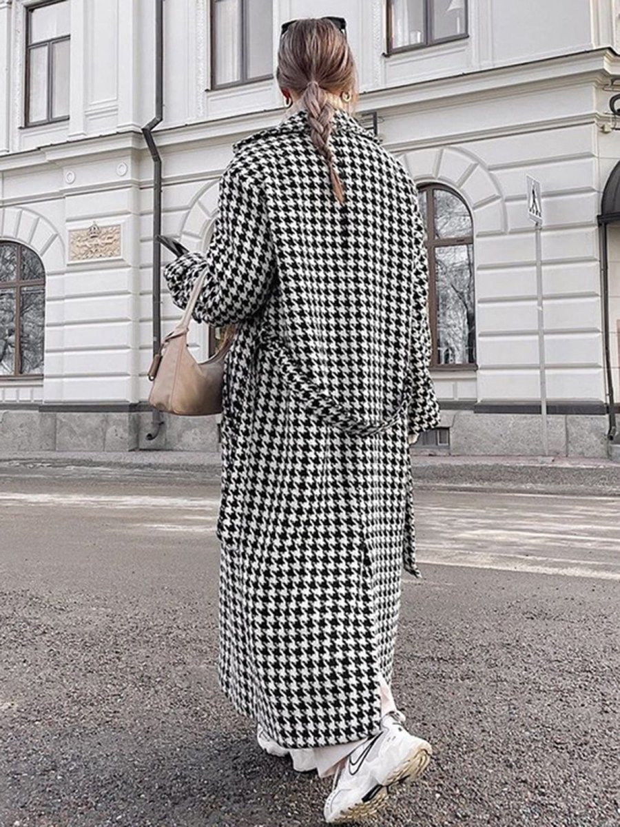 Graphic Elegance | Long Coat with Houndstooth Pattern – Image 6