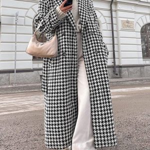 Graphic Elegance | Long Coat with Houndstooth Pattern