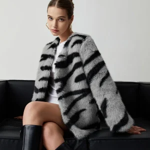 Manteau en Fausse Fourrure | Imprimé Zébré | Chic et Audacieux