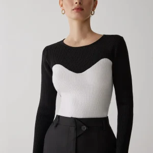 Top Bicolore Noir & Blanc | Coupe Sculptante | Élégance Graphique