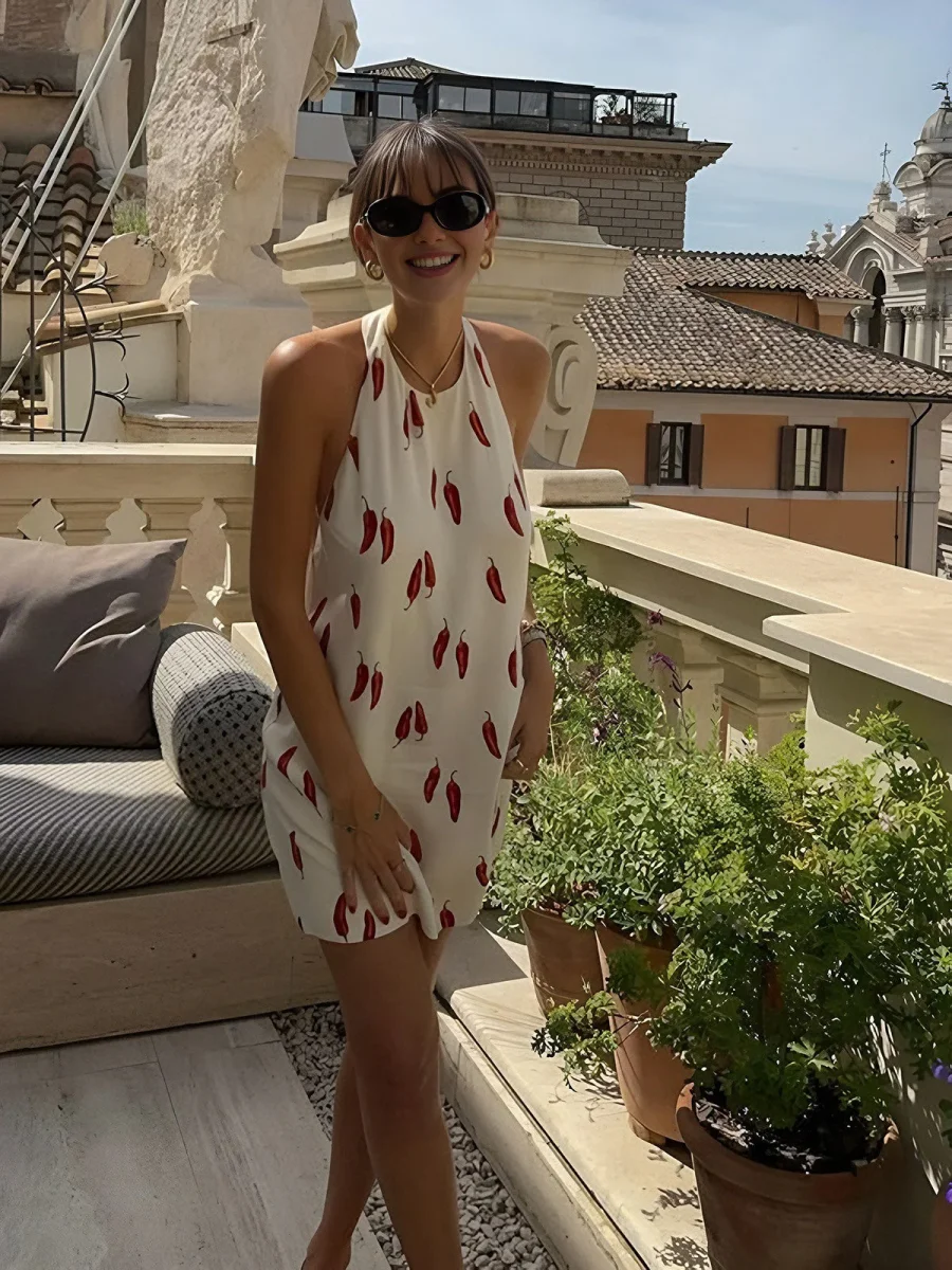 Robe Courte Dos Nu | Piments Rouges | Fraîche et Originale