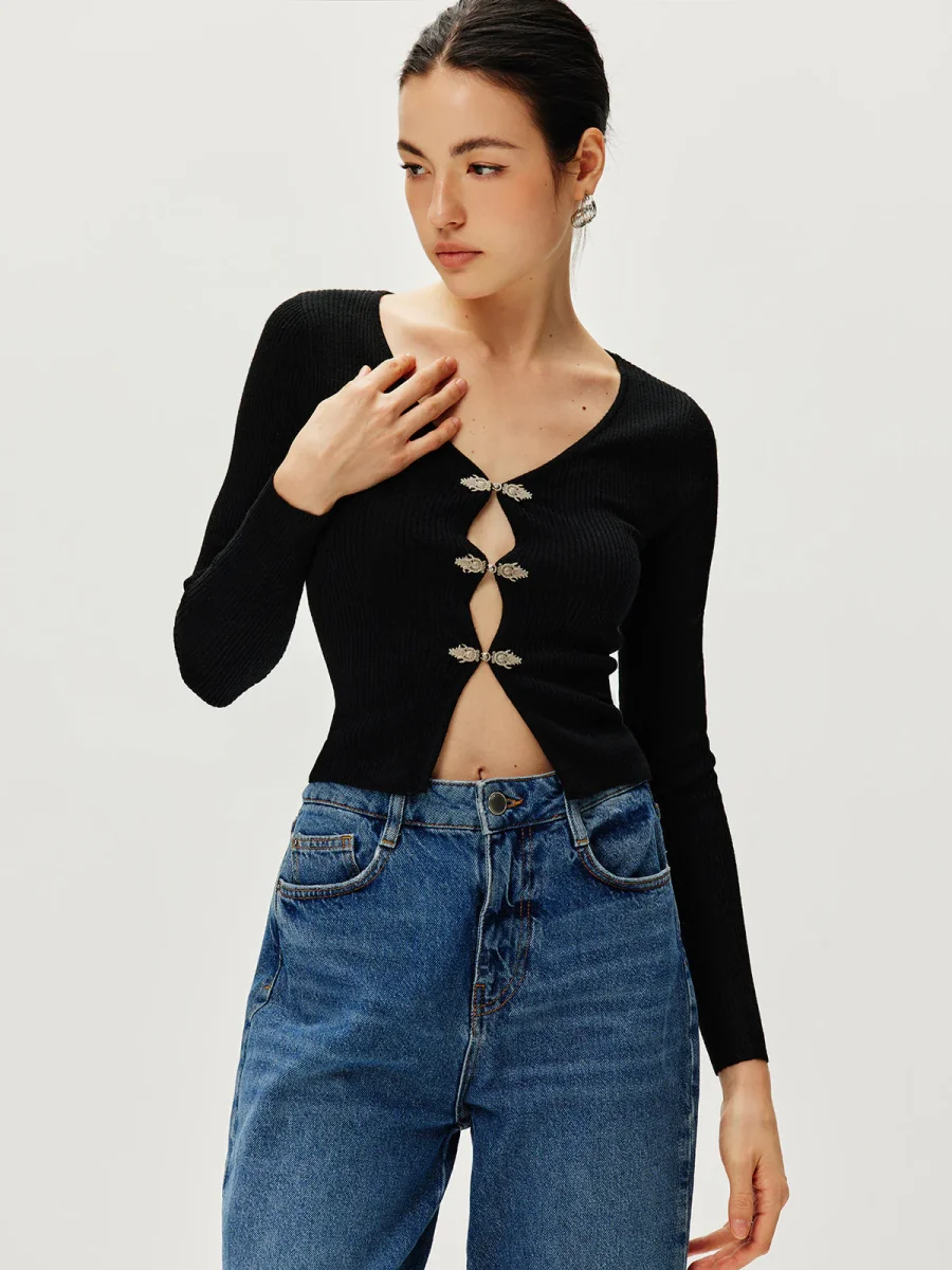 Top Noir à Fermoirs Bijoux | Détails Papillon | Élégance Audacieuse – Image 2