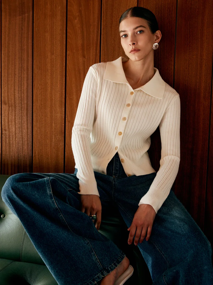 Cardigan Côtelé à Col Chemise | Ajusté et Élégant | Style Rétro Moderne