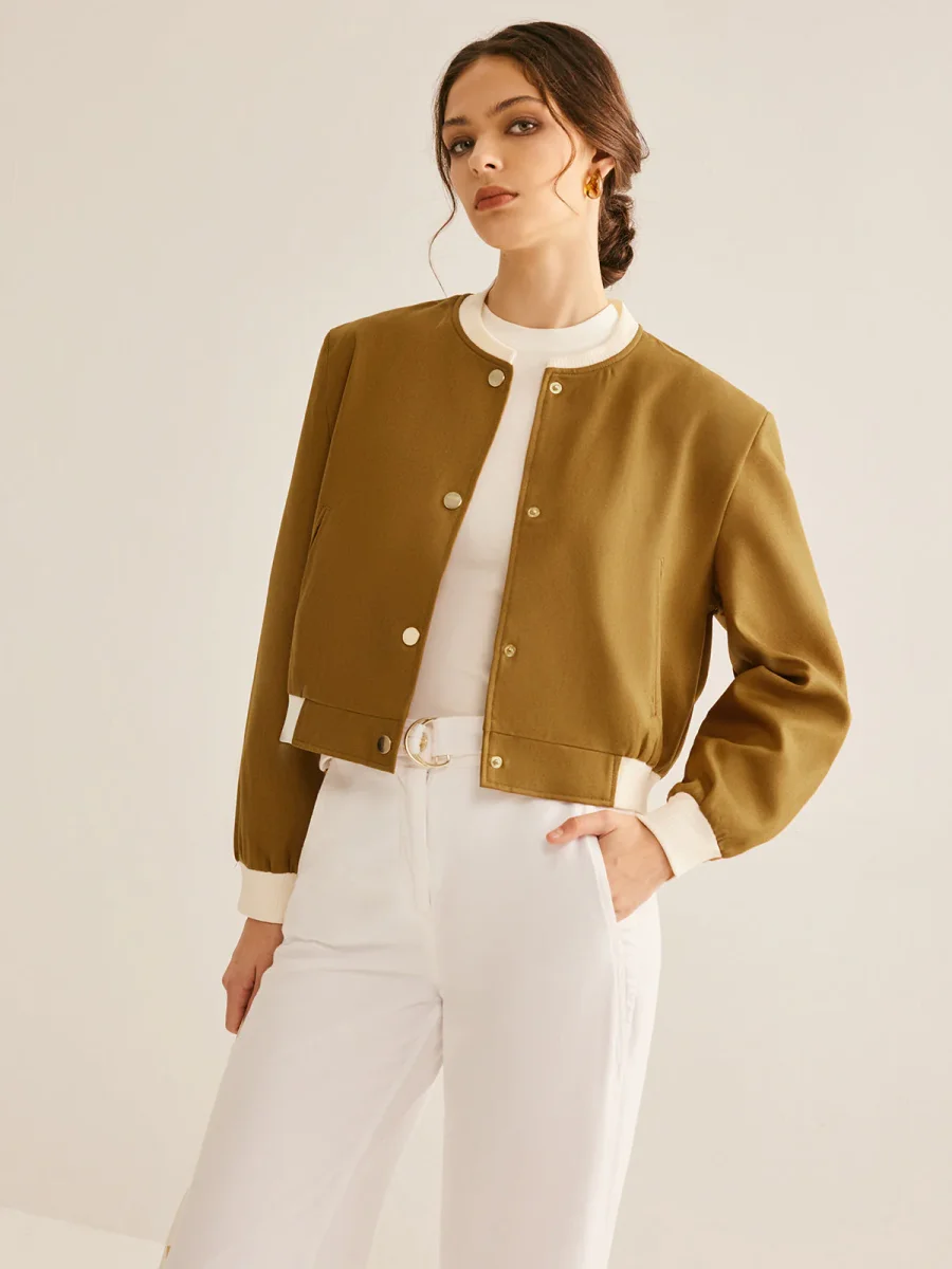 Women's Short Jacket | Contrast Finishes | Minimalist Style – Image 3