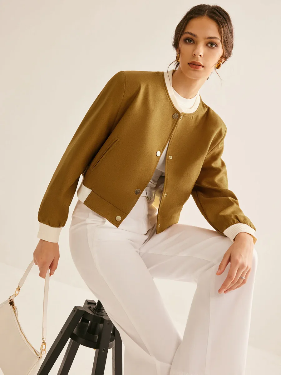 Women's Short Jacket | Contrast Finishes | Minimalist Style – Image 4