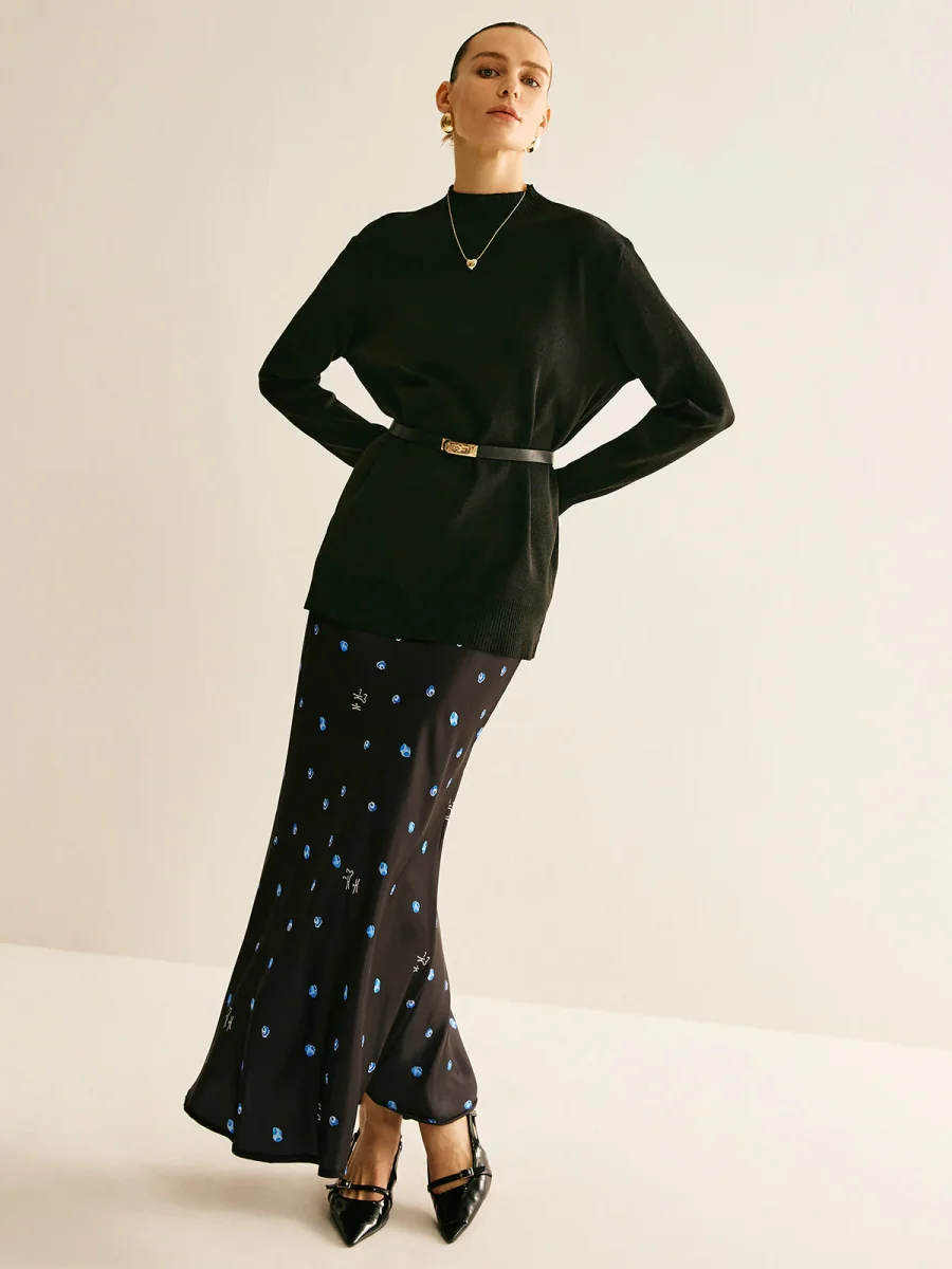 Robe Pull Noire Ceinturée | Col Montant | Élégance Minimaliste – Image 3