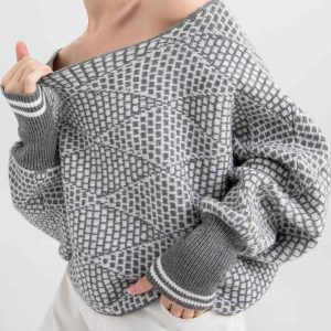 Pull Oversize Gris à Motif Géométrique | Encolure Large | Confort & Style