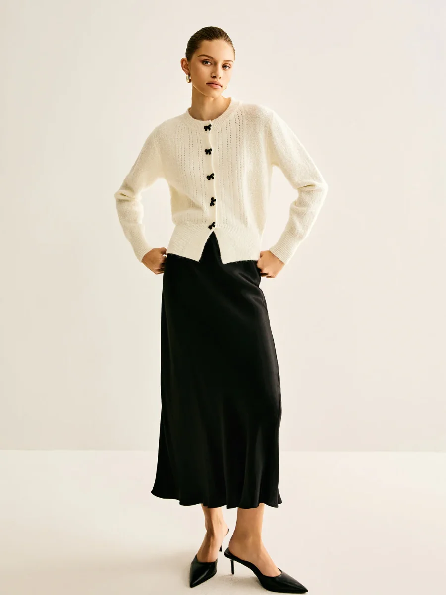 Cardigan Blanc Cassé | Boutons Nœud | Romantique et Raffiné – Image 3