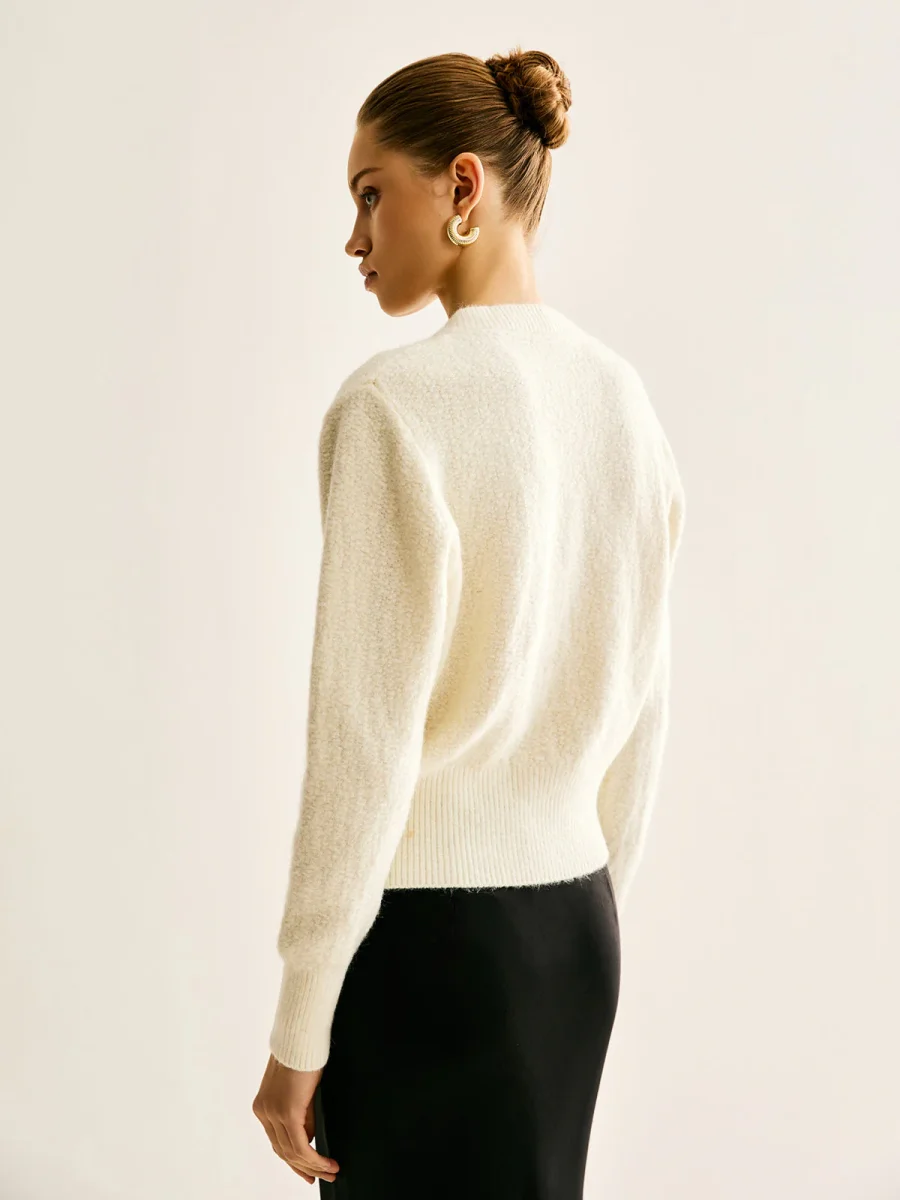 Cardigan Blanc Cassé | Boutons Nœud | Romantique et Raffiné – Image 8