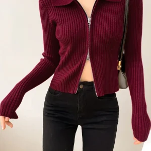 Top Zippé Bordeaux en Maille Côtelée | Col Polo | Ajusté & Moderne