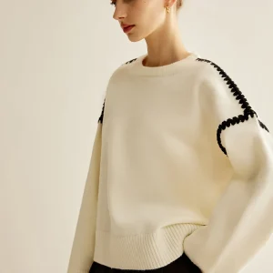 Oversize Cream Sweater | Black Contrast Details | Comfort & Minimalist Style