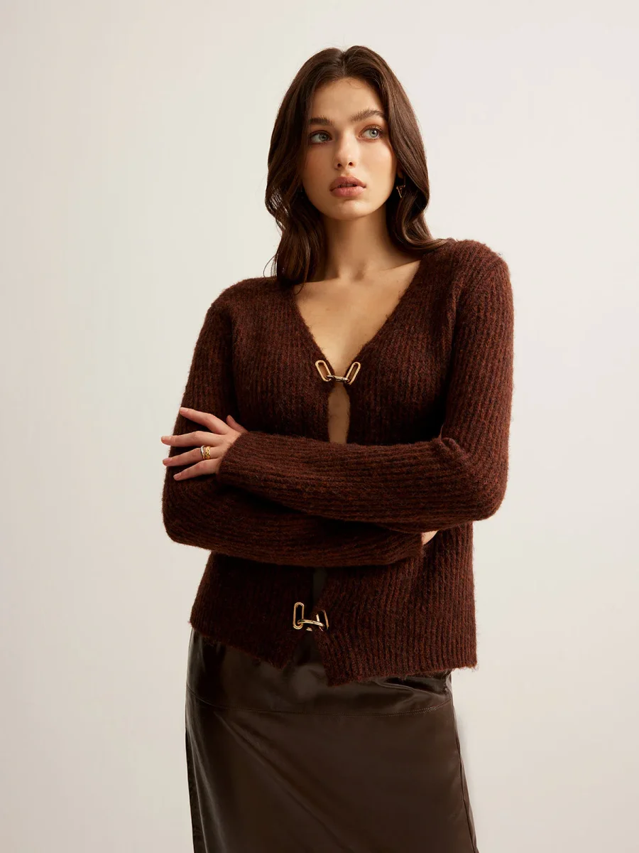 Cardigan Chocolat | Mailles Douces | Élégant et Moderne – Image 5