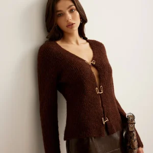 Cardigan Chocolat | Mailles Douces | Élégant et Moderne