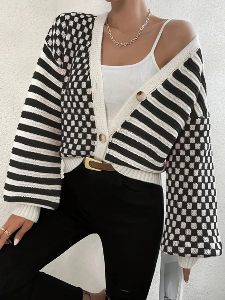 Cardigan Graphique Cropped | Rayures & Carreaux | Noir et Blanc