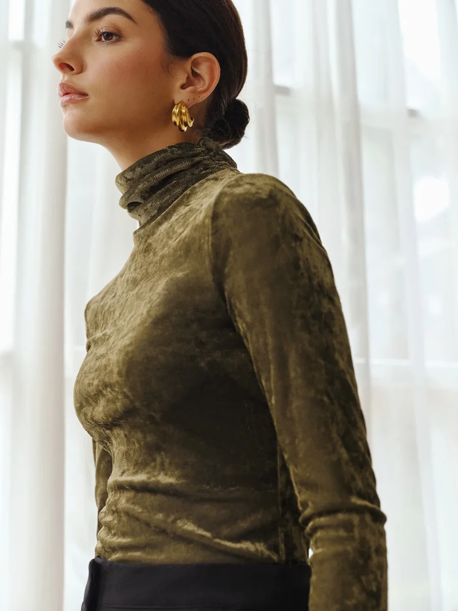 Top Velours Col Roulé | Cotton | Elegant, Soft and Structured – Image 3