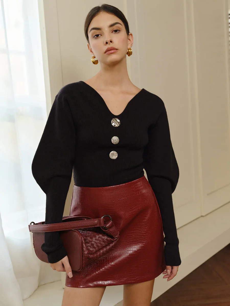 Top Noir Boutons Argentés | Manches Bouffantes | Élégance Contemporaine – Image 2