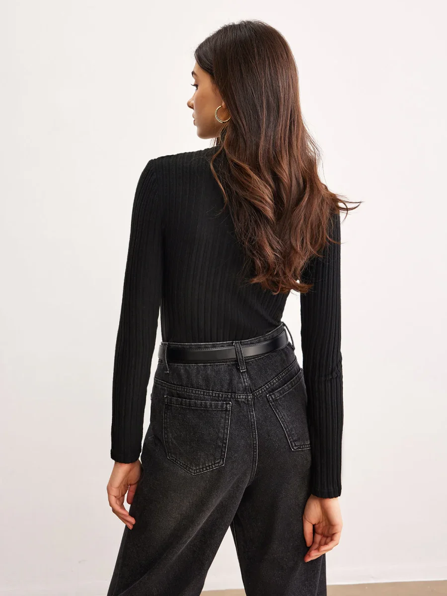 Crossed Collar Top | Cotton | Modern, Ribbed and Trendy – Image 8