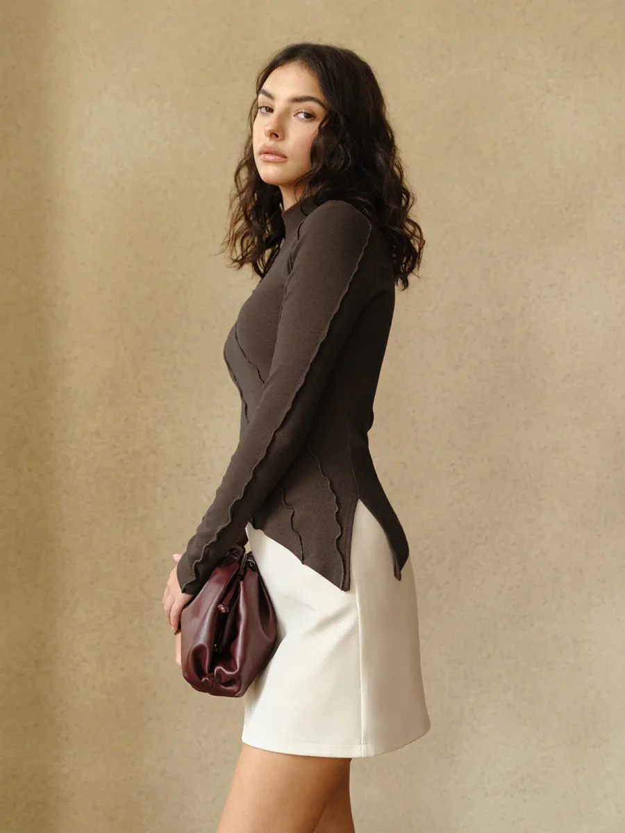 Top Chocolat | Coutures Apparentes | Coupe Asymétrique Moderne – Image 8