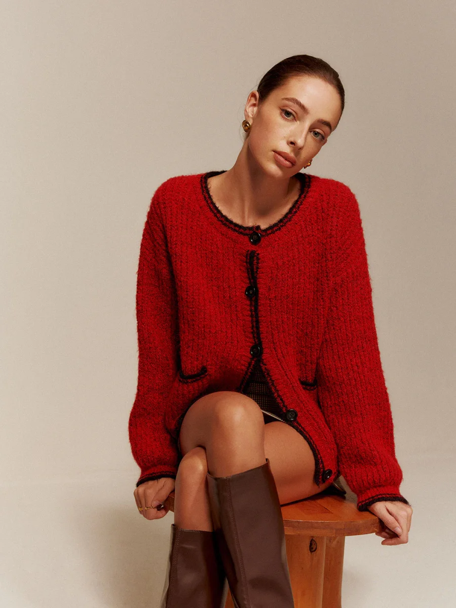 Cardigan Bouclé | Rouge & Noir | Style Parisien et Élégance Texturée – Image 2