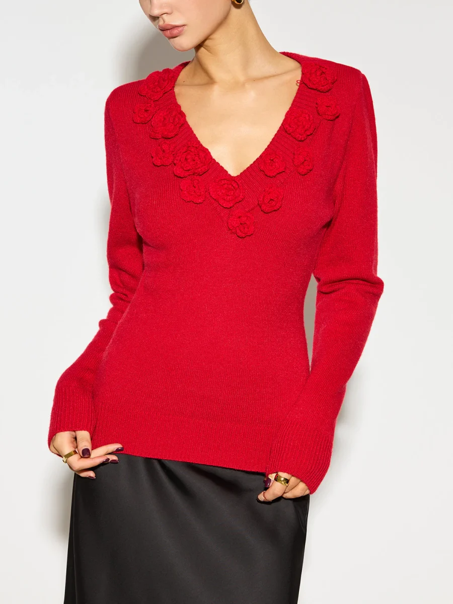 Pull Rouge à Fleurs en Relief | Col V Romantique | Élégance Vibrante – Image 5