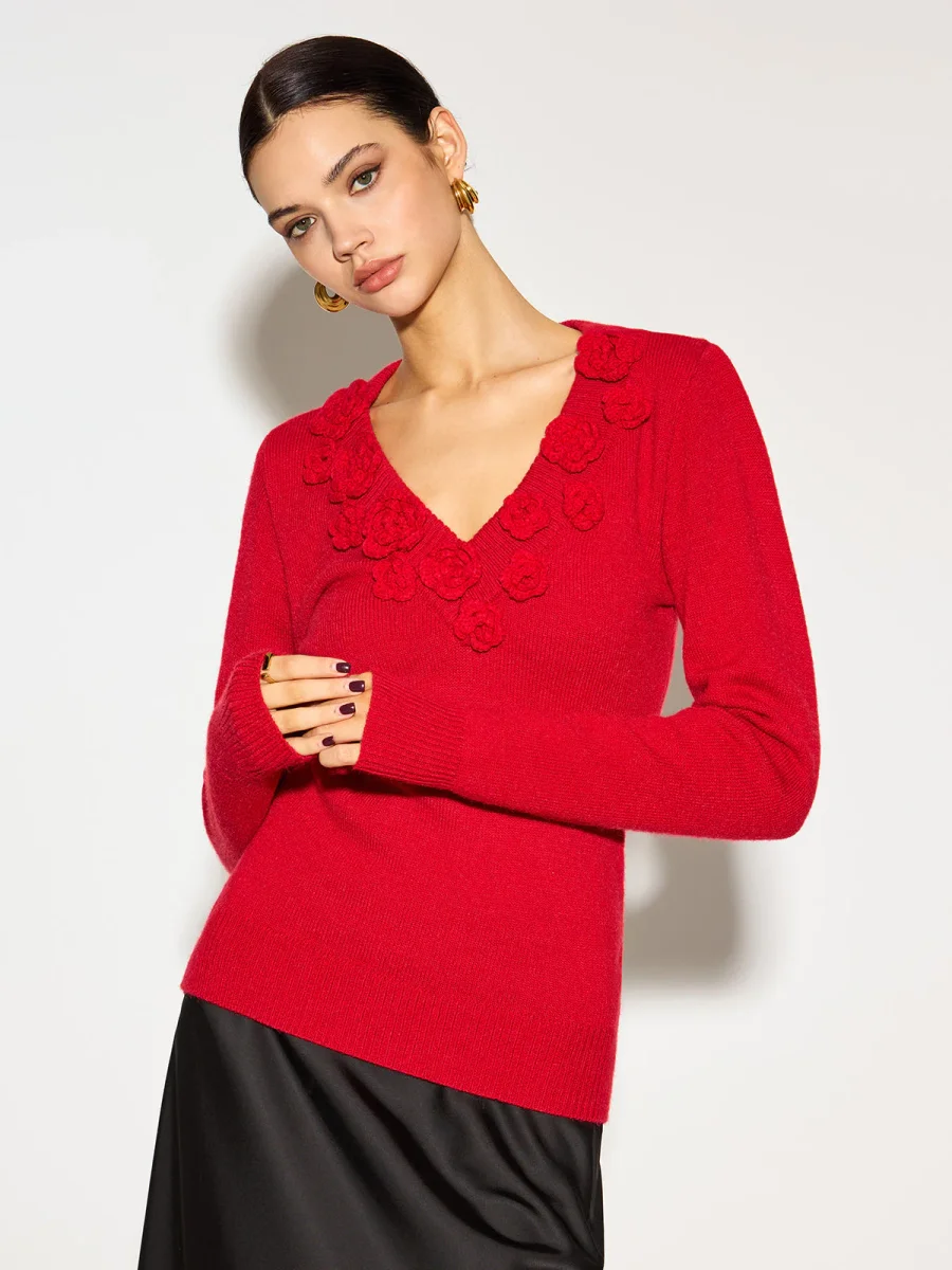 Pull Rouge à Fleurs en Relief | Col V Romantique | Élégance Vibrante – Image 6