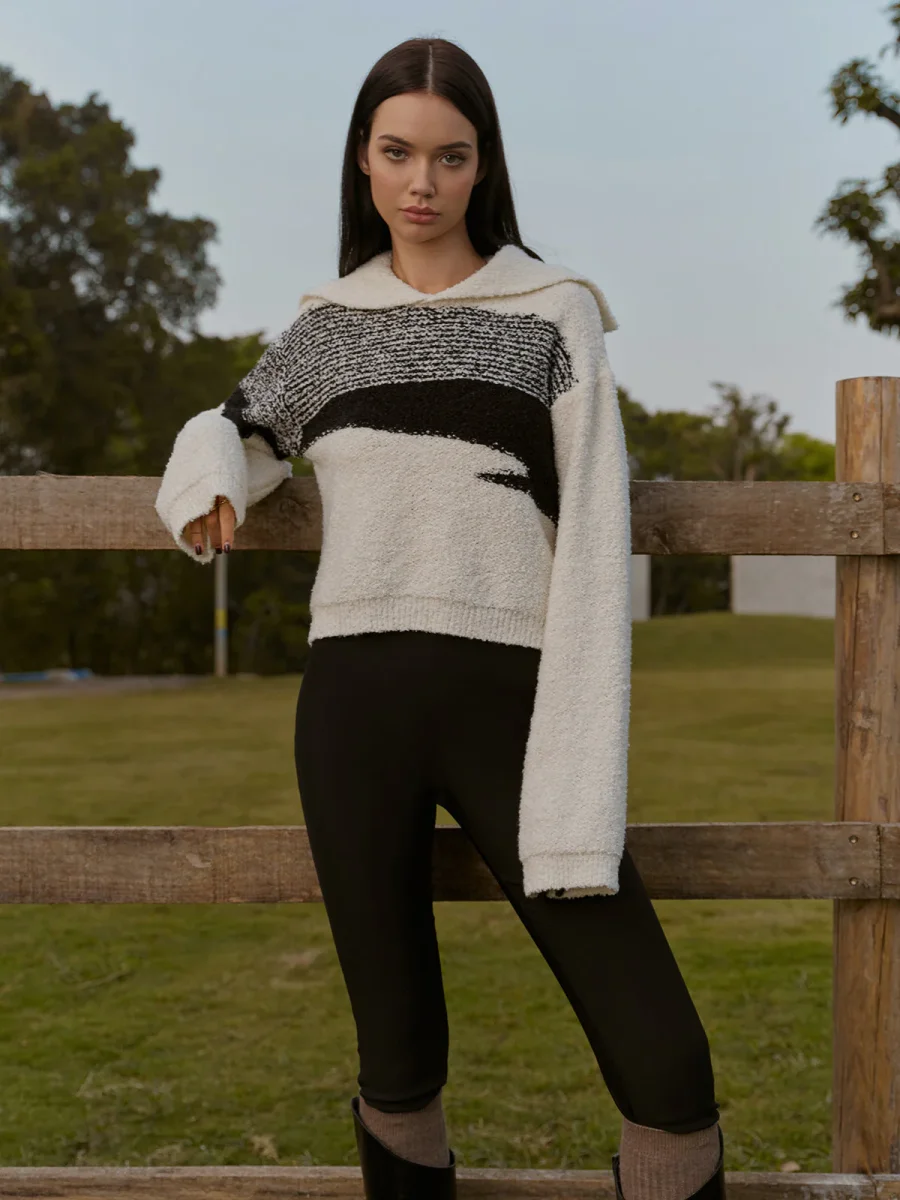 Pull Douillet Noir & Blanc | Maille Pelucheuse | Look Campagne Chic – Image 5