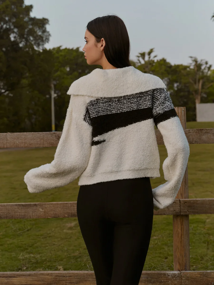 Pull Douillet Noir & Blanc | Maille Pelucheuse | Look Campagne Chic – Image 8