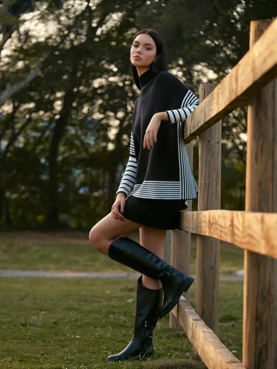 Poncho Pull Noir à Rayures Blanches | Coupe Ample | Élégance Décontractée – Image 7