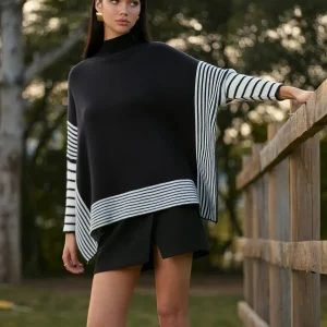 Poncho Pull Noir à Rayures Blanches | Coupe Ample | Élégance Décontractée