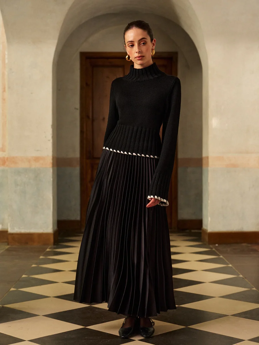 Pull Noir à Col Montant avec Détails Coquillage | Élégance Artisanale | Taille Cintrée – Image 4