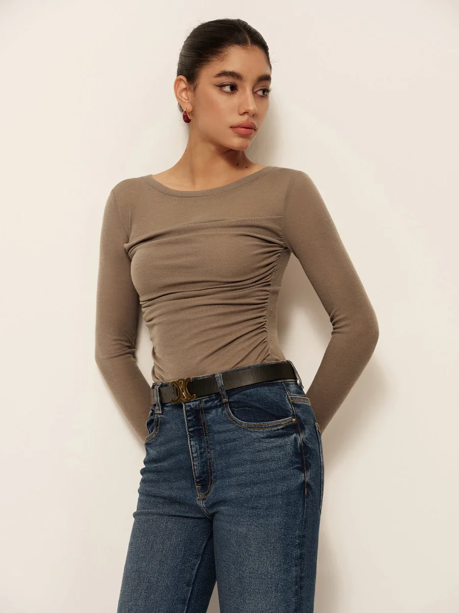 Top Taupe | Side pleats | Simplicité Sculptante – Image 3