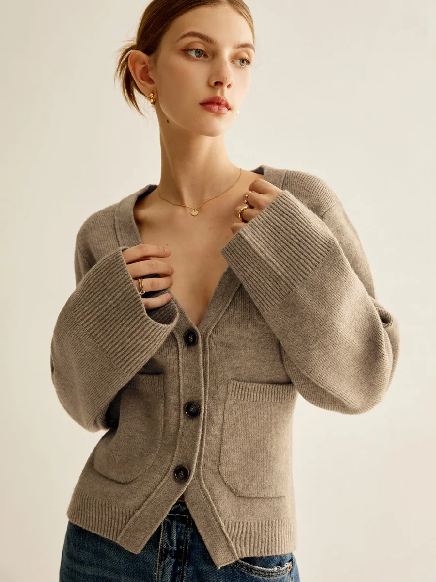 Cardigan Maille Taupe | Col V & Boutons | Confort Classique – Image 5