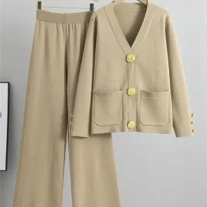 Ensemble Chic Deux Pièces | Élégance Confortable avec Détails Dorés