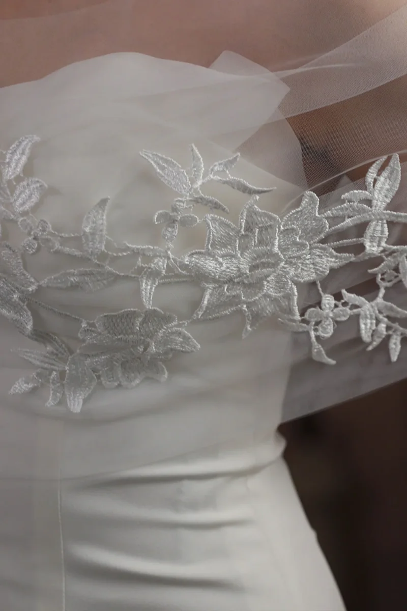 Étole De Mariée En Tulle Avec Appliqués Floraux – Image 6