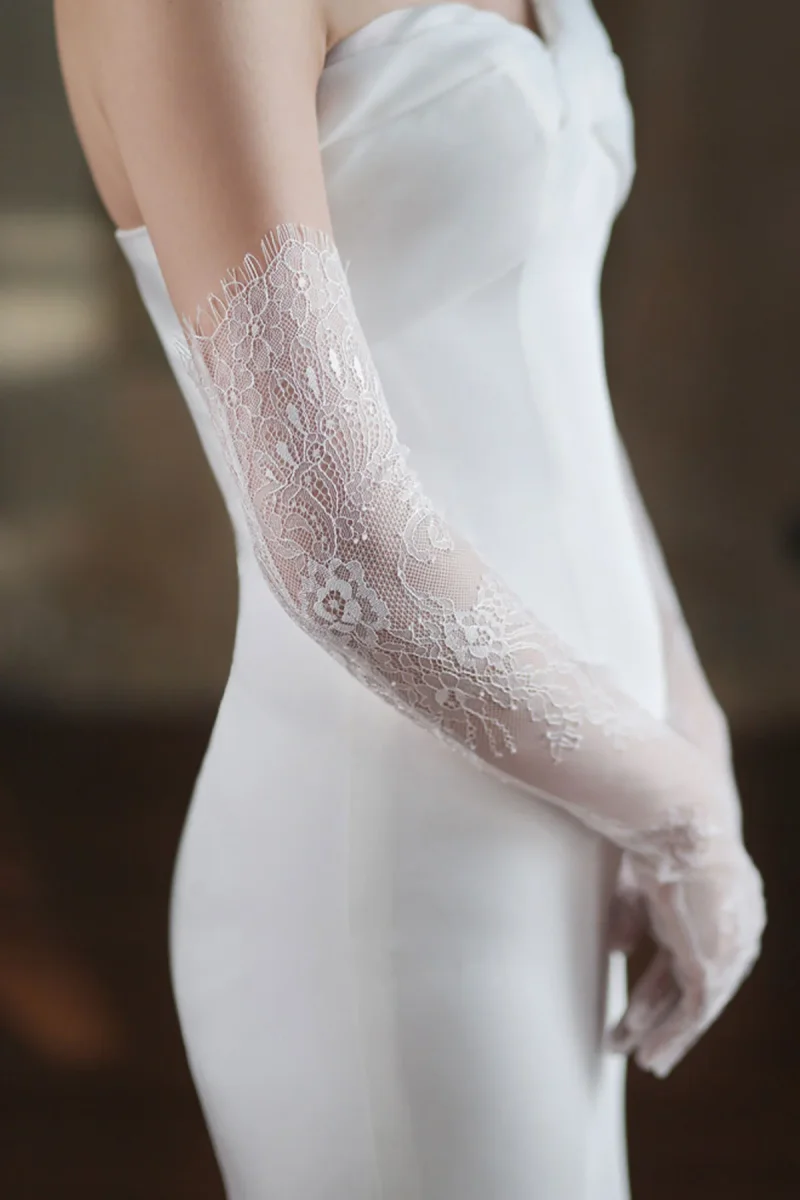 Gants De Mariée Modernes Brodés À Motifs Floraux – Image 5