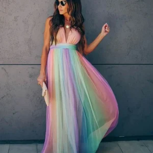 Robe Longue Arc-en-Ciel | Tulle Multicolore & Décolleté Plongeant | Effet Féérique