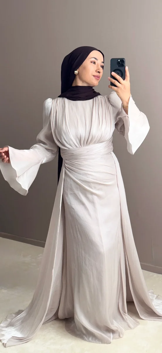 ROBE ELEGANTE CEINTREE AVEC JUPON LONGUE