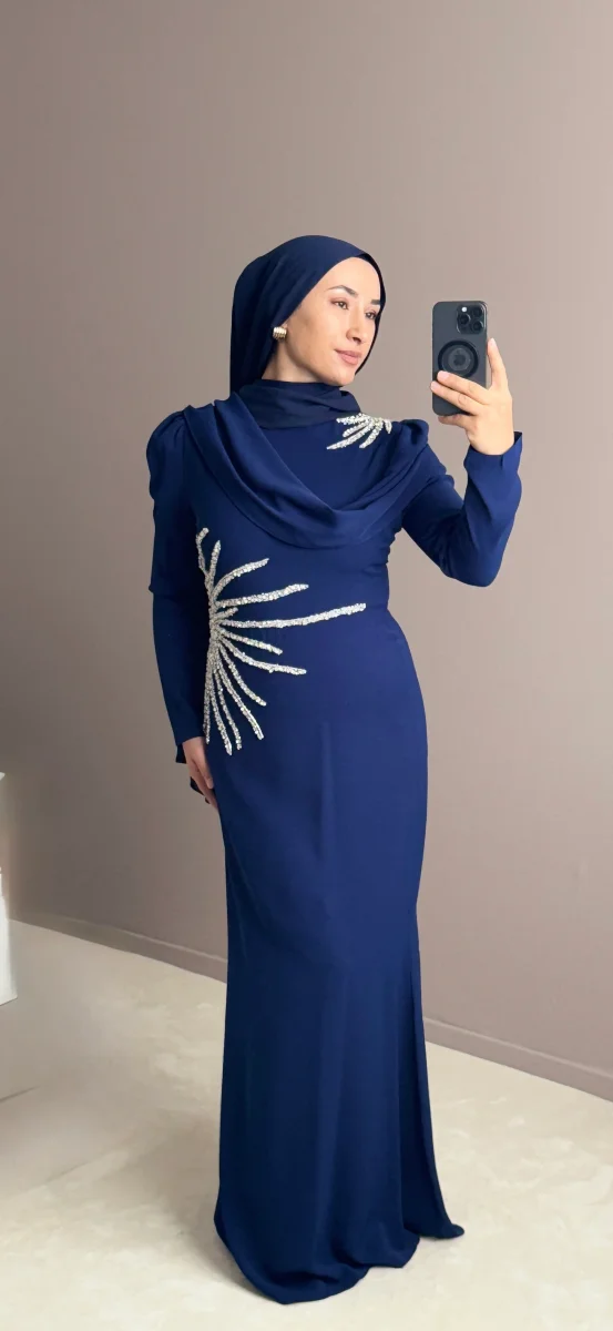 ROBE DE GALA A UNE EPAULE AVEC CAPE